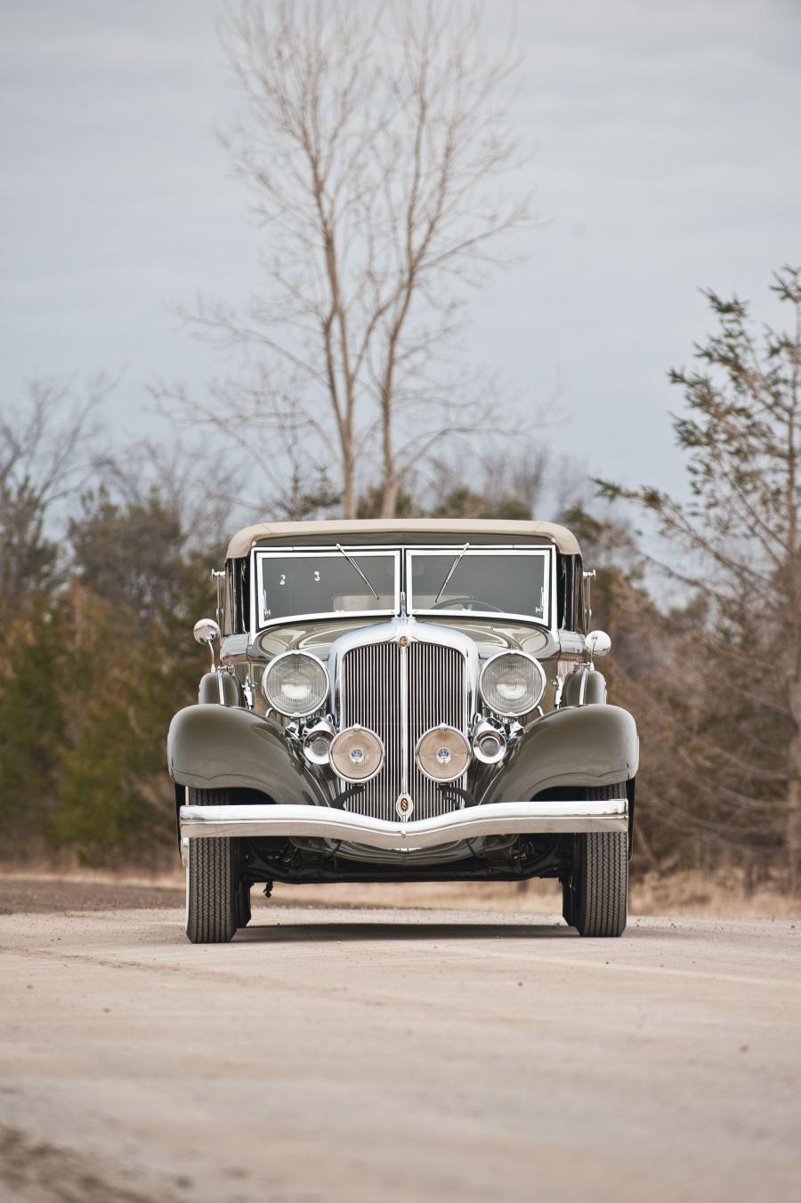  Chrysler Imperial CQ Convertible Sedan 1933 года  (фото 2 из 22)